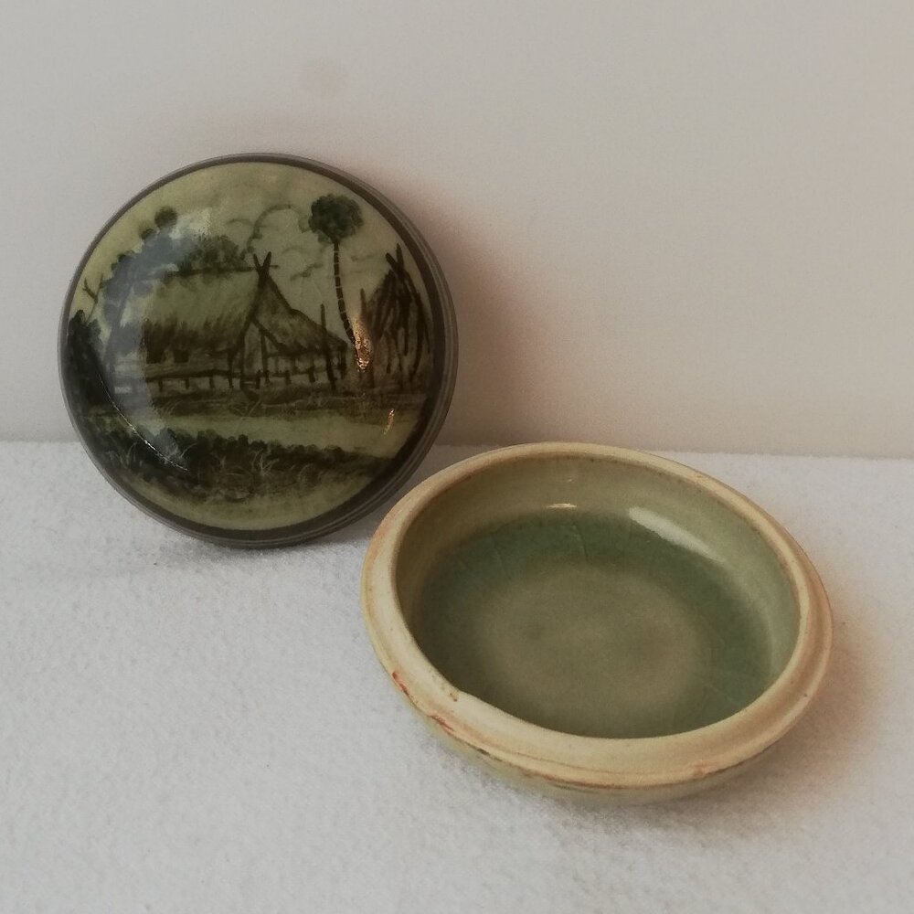 1981 Vintage Handpainted Farmhouse Siam Celadon Thailand Porcelain Trinket Box